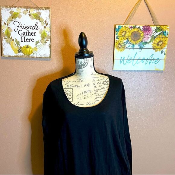 Catherine’s black blouse  - Picture 1 of 8